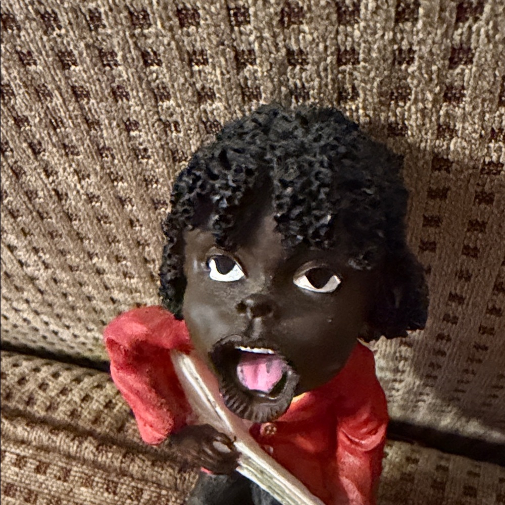 Singing Musician Figurine in Red Jacket - Picture 2 of 4
